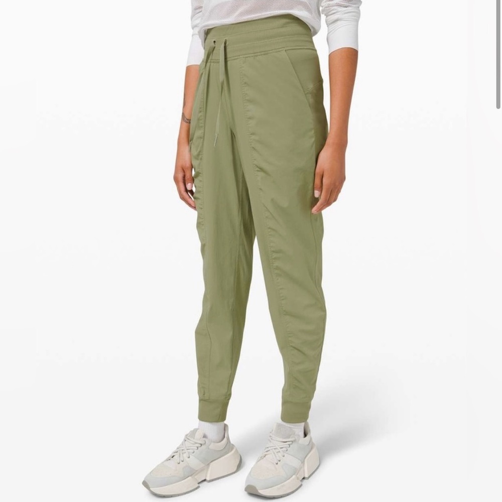 Lululemon dance studio mid rise jogger